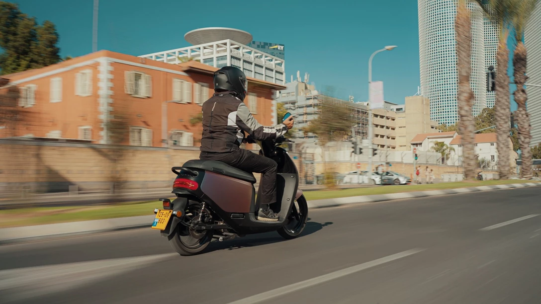 1669408-gogoro 2022.00_37_03_09.Still035 copy.jpg