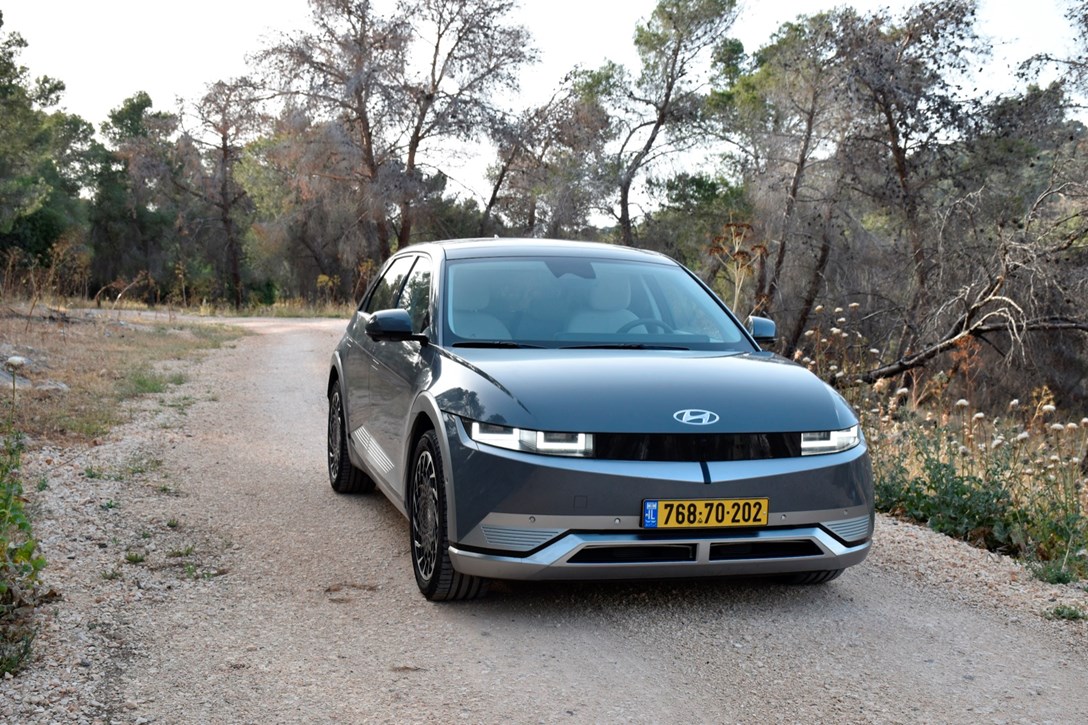 1660976-IONIQ54X4 - 11.jpeg