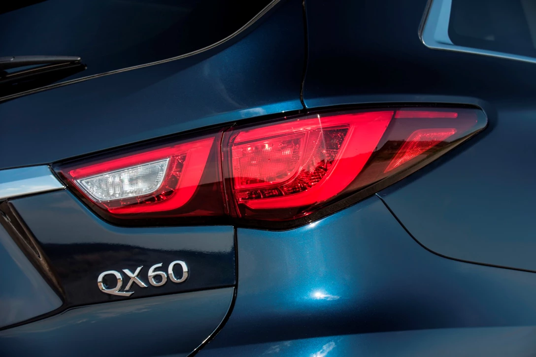 1665544-Infiniti-QX60-2017-10.jpg