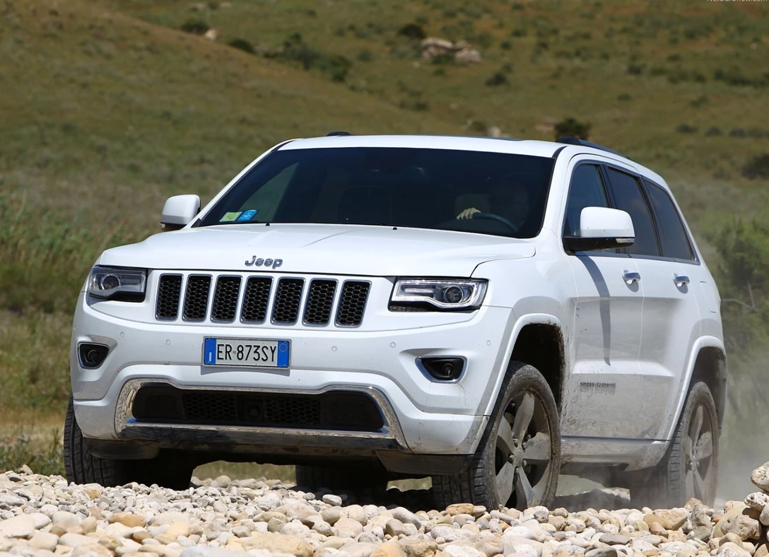 1658470-Jeep-Grand_Cherokee-2018-01.jpg