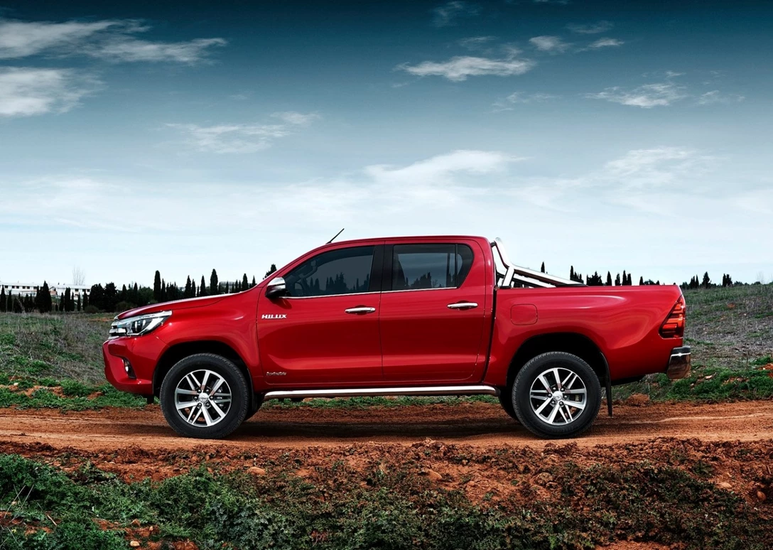 1656638-Toyota-HiLux-2016-1600-22.jpg