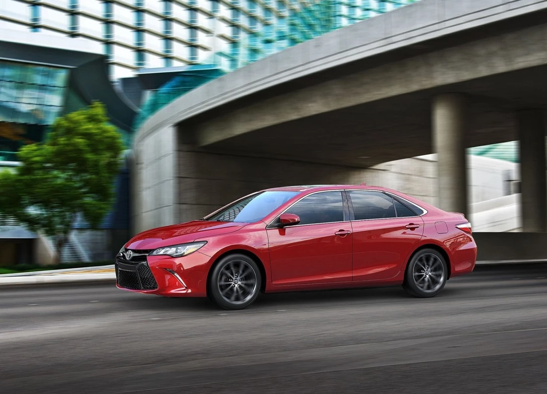 1645079-Toyota-Camry-2016-02.jpg