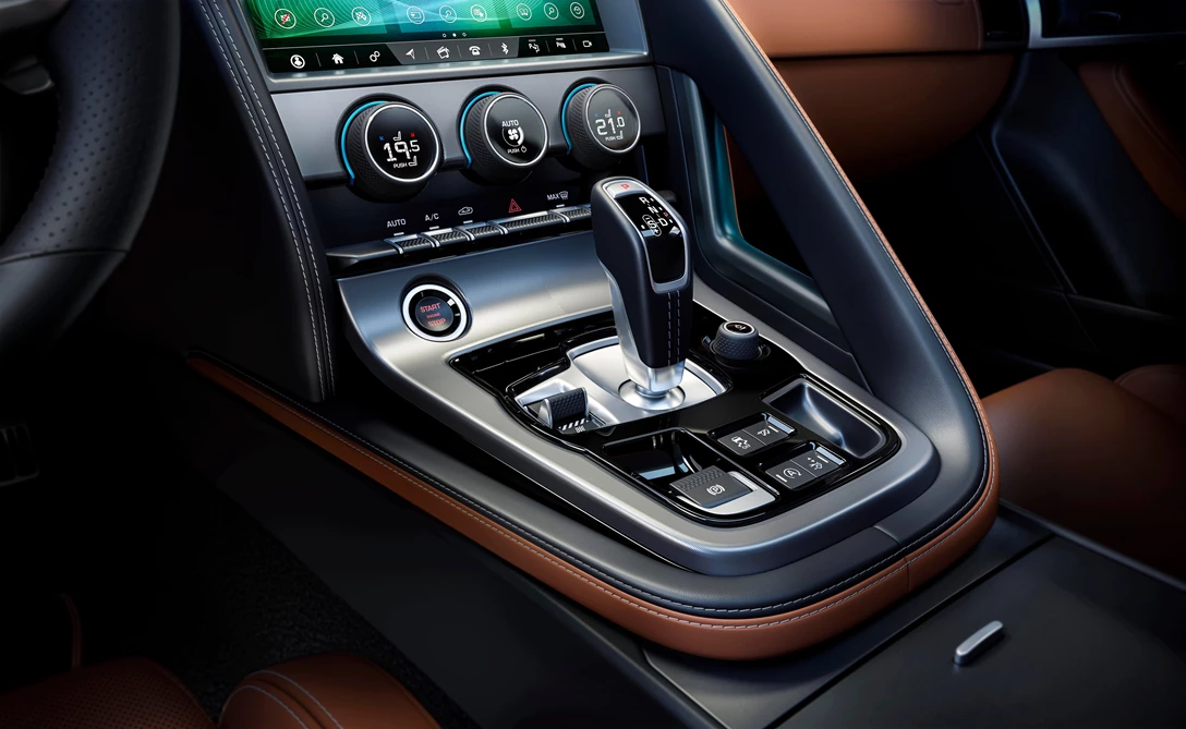 1626493-Jag_F-TYPE_21MY_Reveal_Image_Detail_CentreConsole_02.12.19_04.jpg