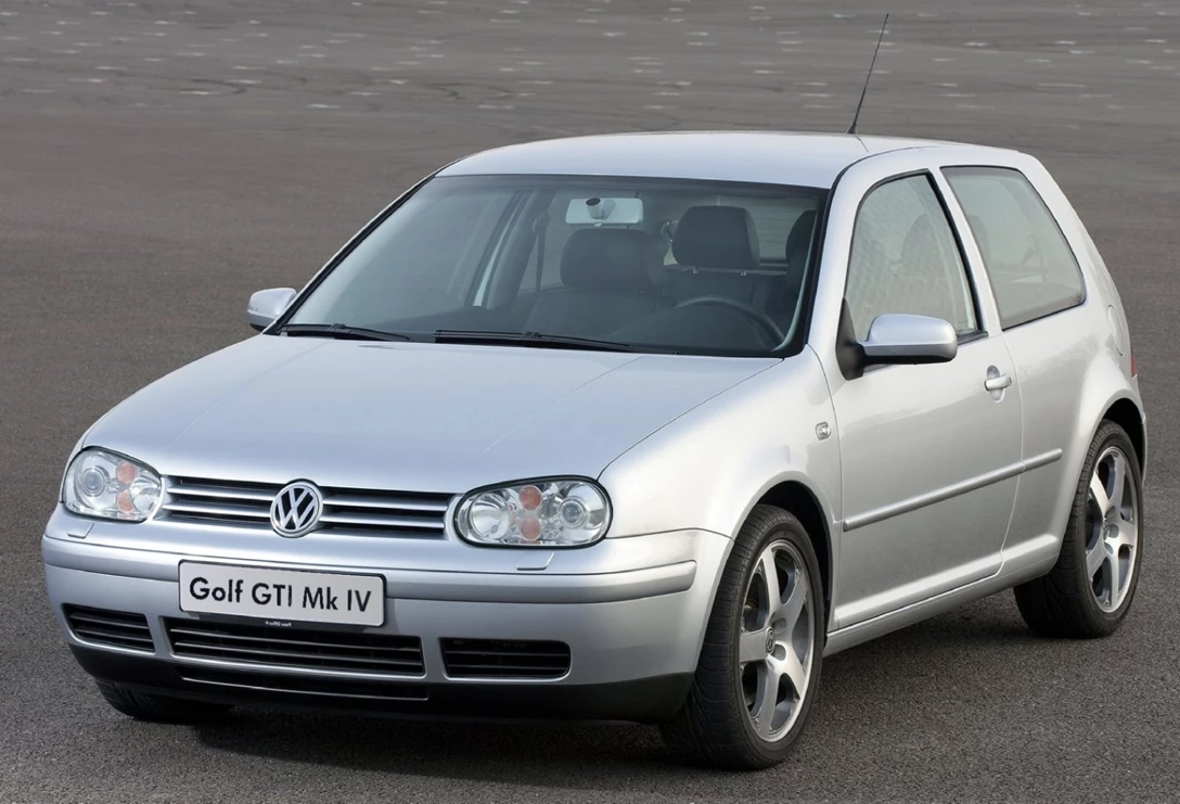 1601077-Volkswagen Golf 1998-2003.JPG