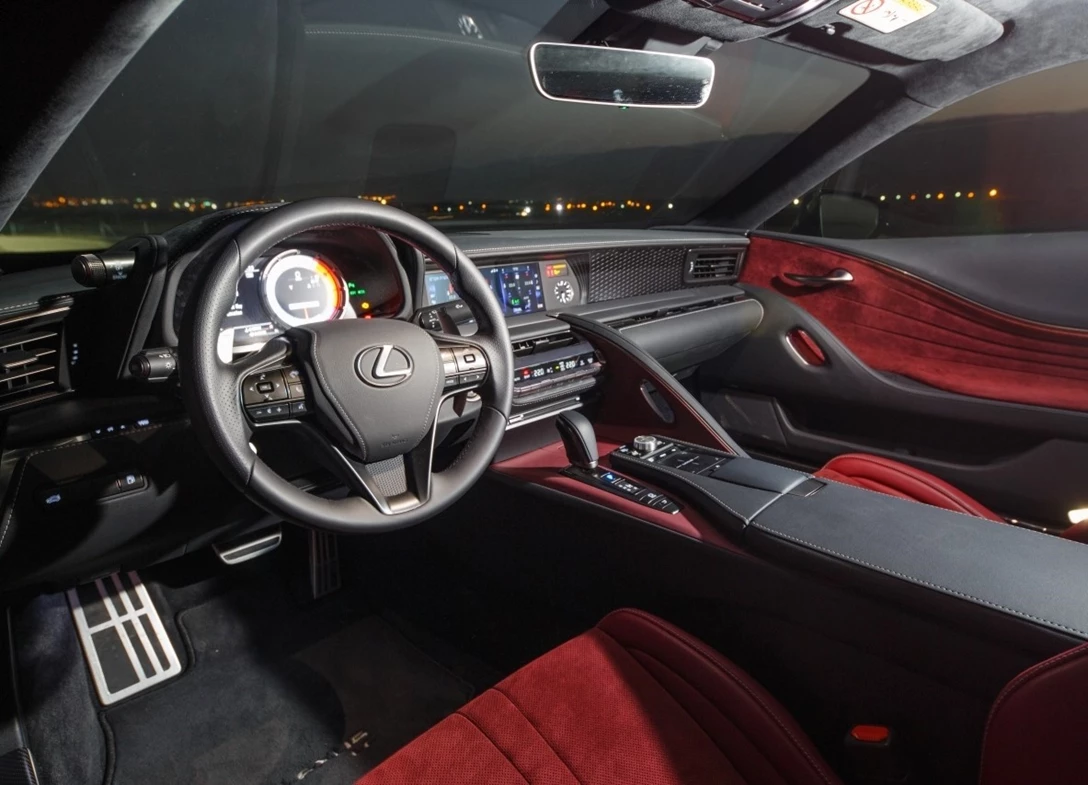 1682802-Lexus-LC_500-2023-05-TF.jpg