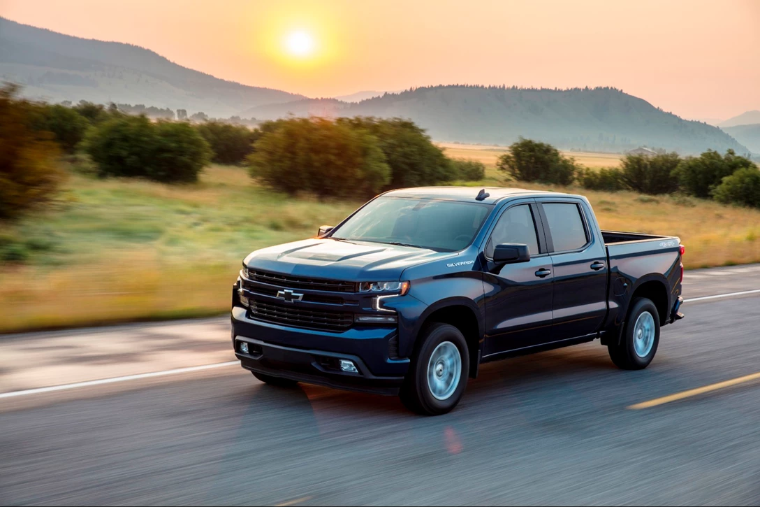 1604822-2019-Chevrolet-Silverado-RST-027.jpg