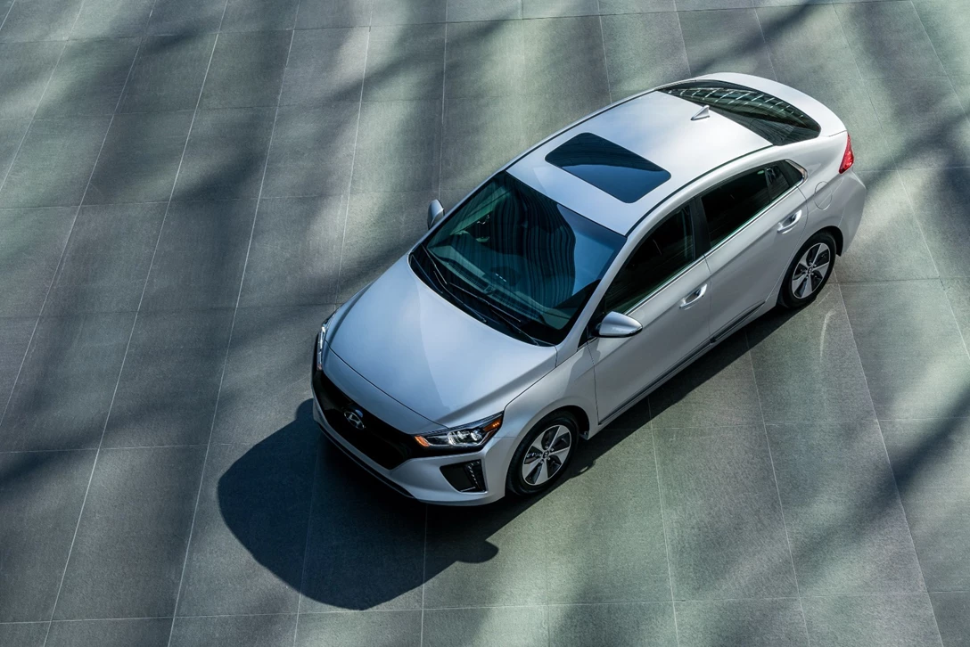 1609204-46643_2017_Ioniq_Electric_Vehicle_EV.jpg