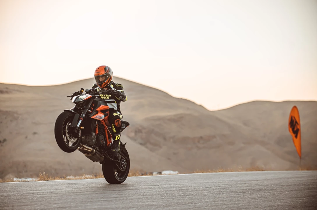 1634696-by benny doutsh (505).jpg