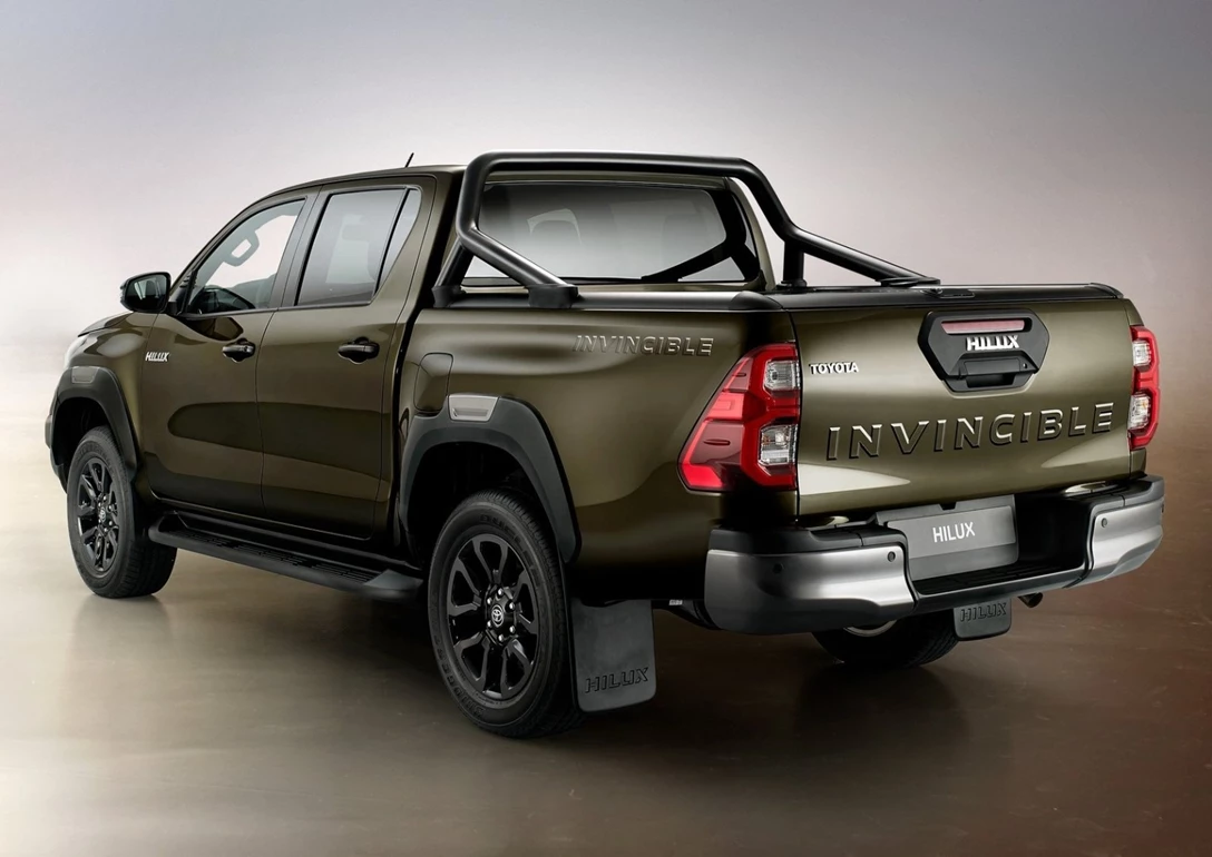 1635367-Toyota-Hilux-2021-02.jpg