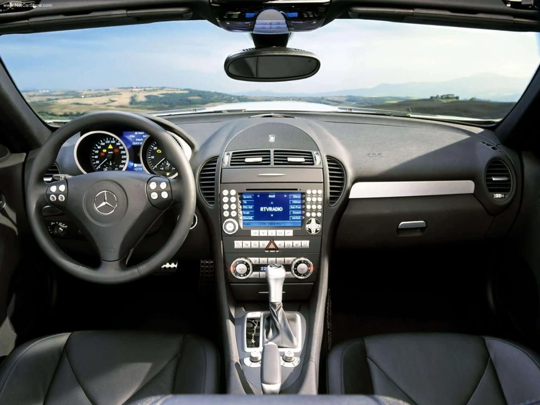 1593941-Mercedes-Benz-SLK350 6.jpg