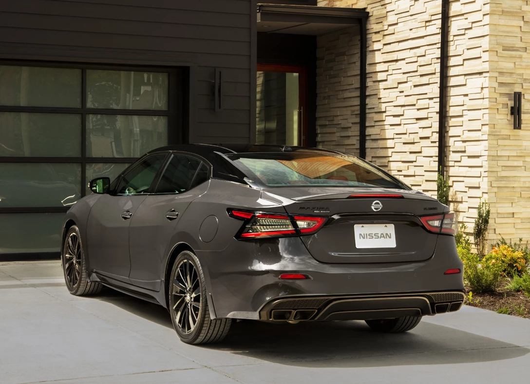 1661300-Nissan-Maxima-2021-02.jpg