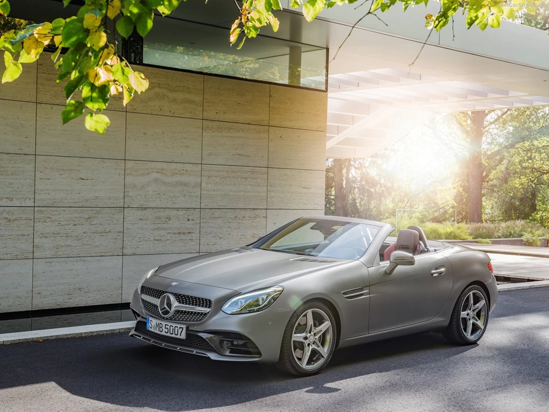 1590266-Mercedes-Benz-SLC 1.jpg