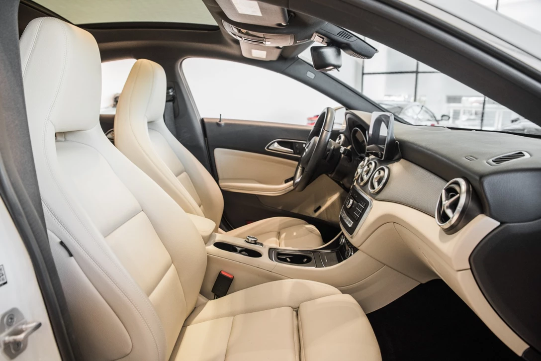 1646993-Used-2018-Mercedes-Benz-CLA-CLA-250 (1).jpg