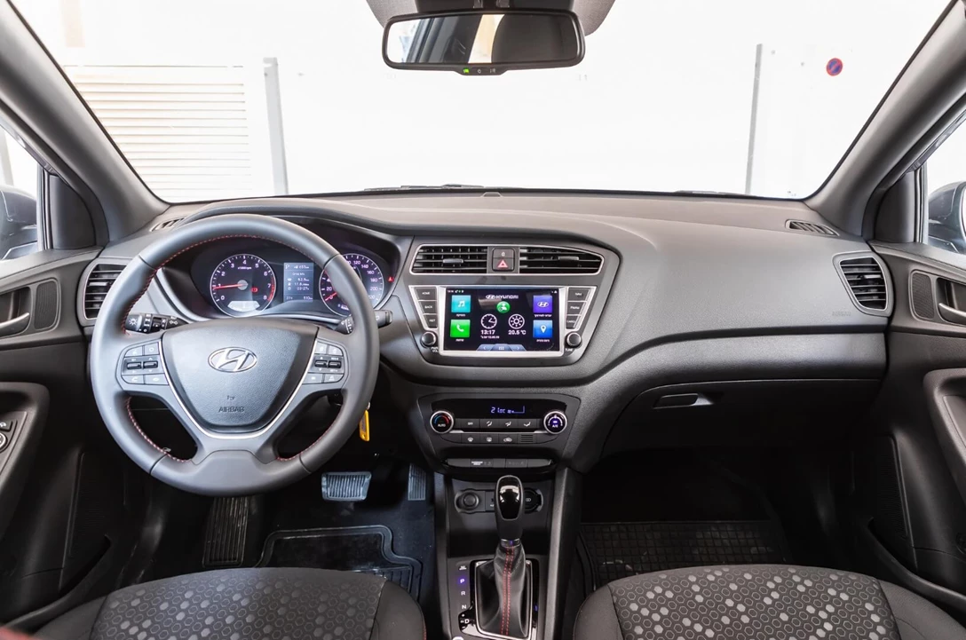 1618424-32-hyundai i20 (12).jpg