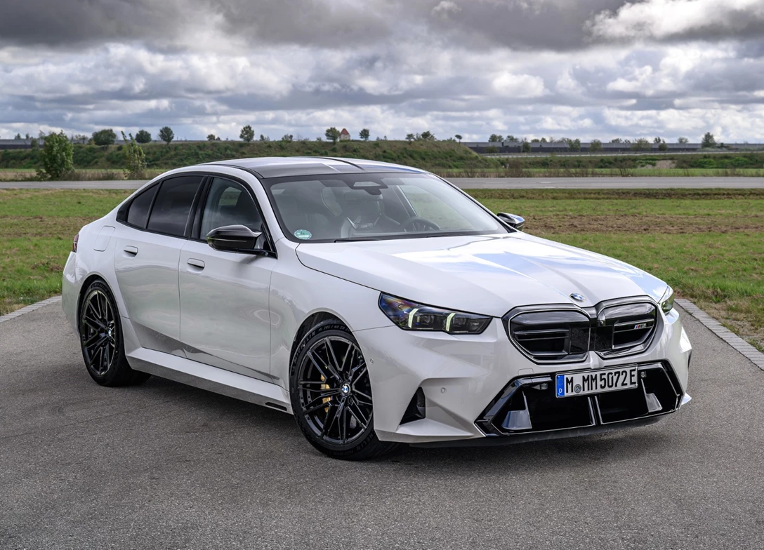 1707402-BMW-M5-2025 (3).jpg