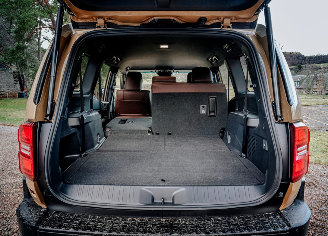 1710152-Toyota-Landcruiser-2025-NG (11).jpg