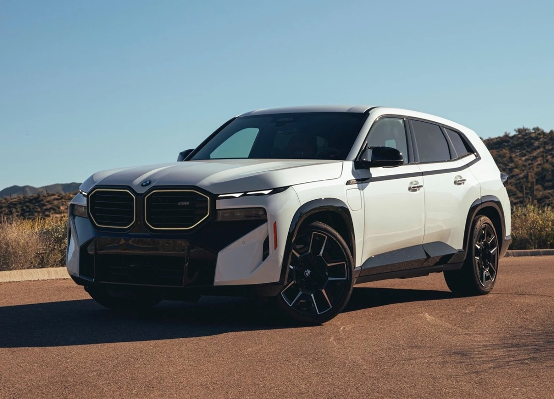 1683181-BMW-XM-2023-04.jpg