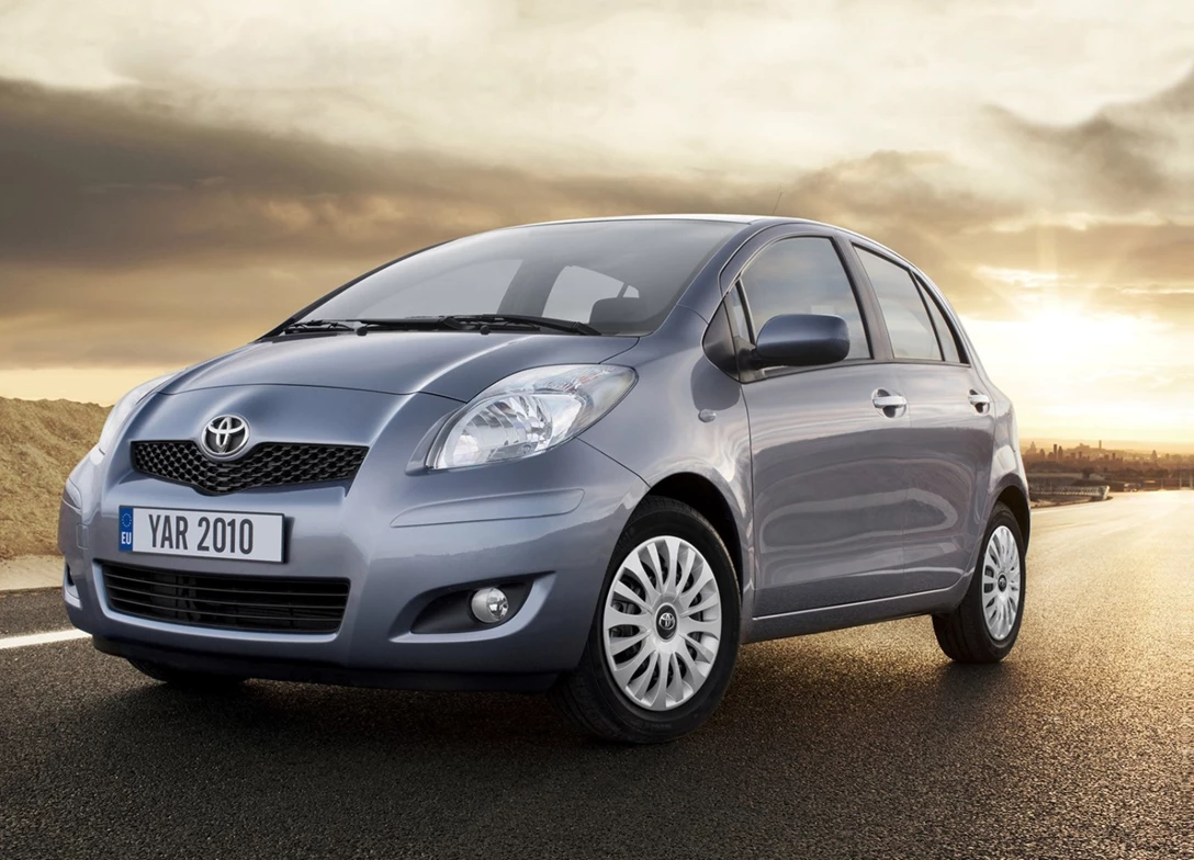 1686568-Toyota-Yaris-2011-04.jpg