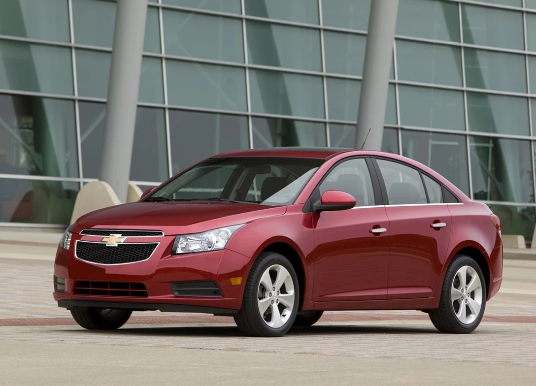1689202-Chevrolet-Cruze-2015-07.jpg