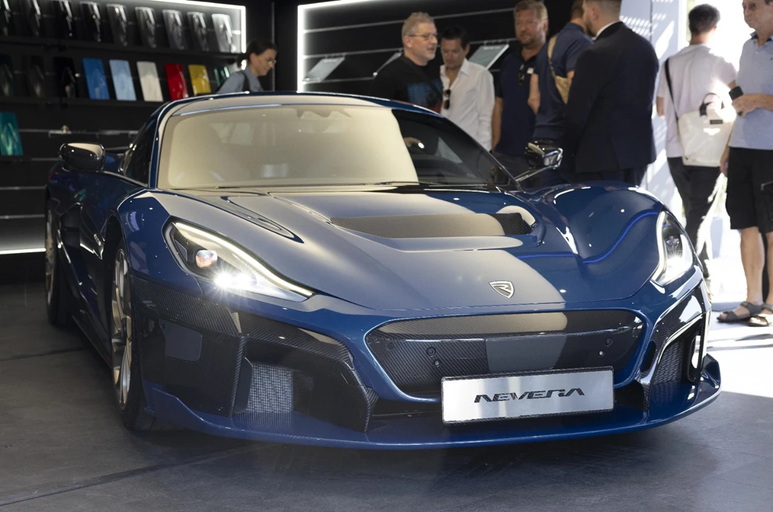 1688073-RIMAC NEVERA-min.jpg