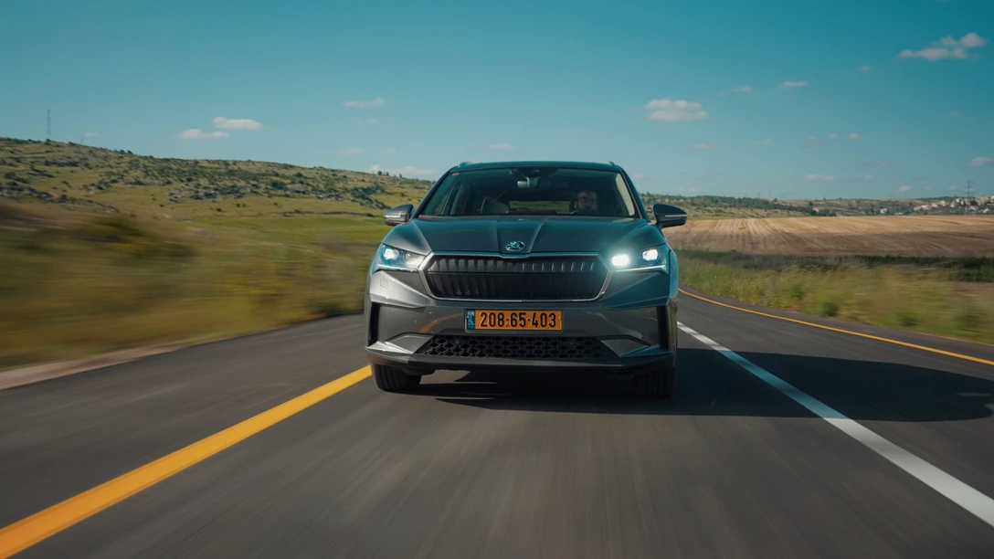 1681656-Hyundai IONIQ 5 vs Skoda Enyaq vs KIA EV6 vs TOYOTA BZ4X - 2023.02_18_34_22.Still221 copy.jpg