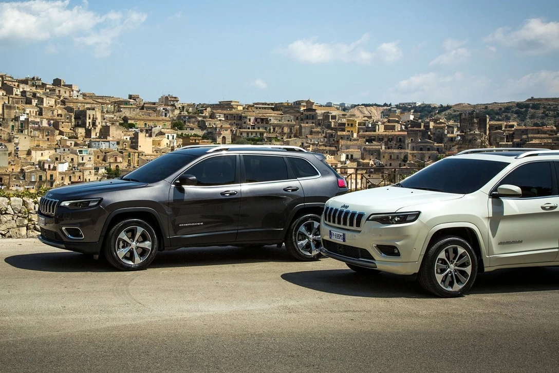 1616364-6-ג'יפ צ'ירוקי 2019 (1).jpg