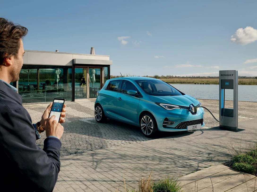 1618071-21227978_2019_-_New_Renault_ZOE.jpg