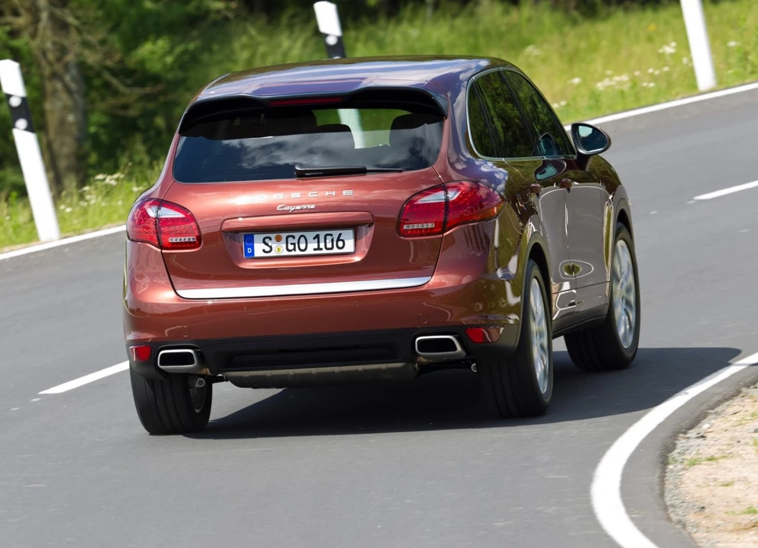 1606413-Porsche-Cayenne-2010-2016-05.jpg