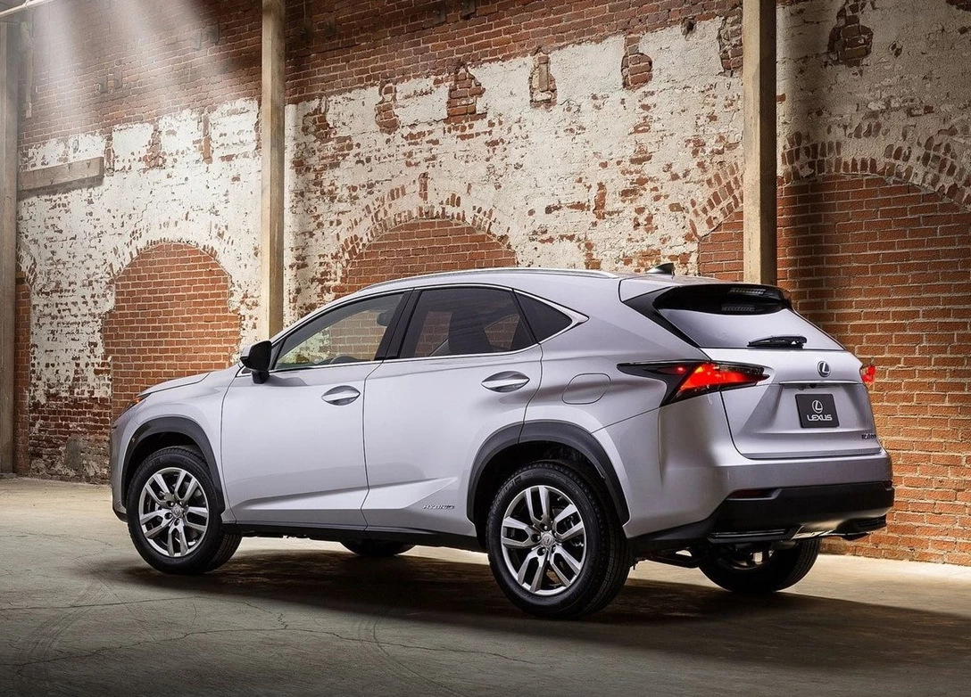 1646627-Lexus-NX-2015-03.jpg