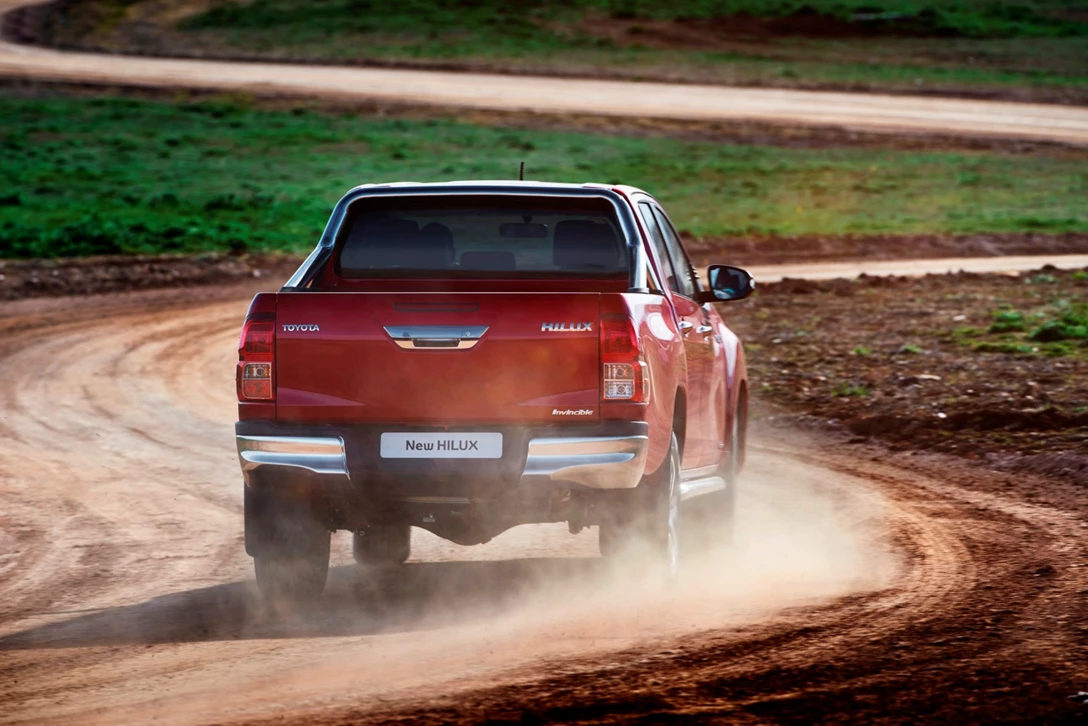 1633607-HILUX_Exterior_11_DPL.JPG