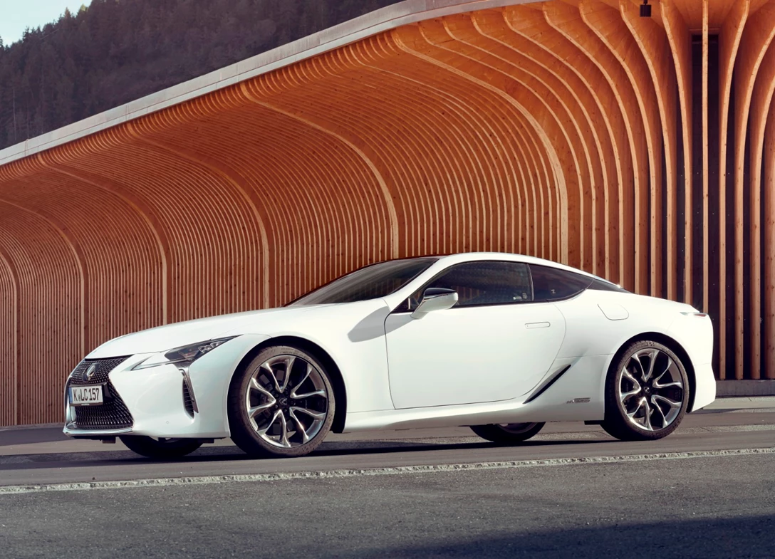 1689969-Lexus-LC_500-2018-04.jpg
