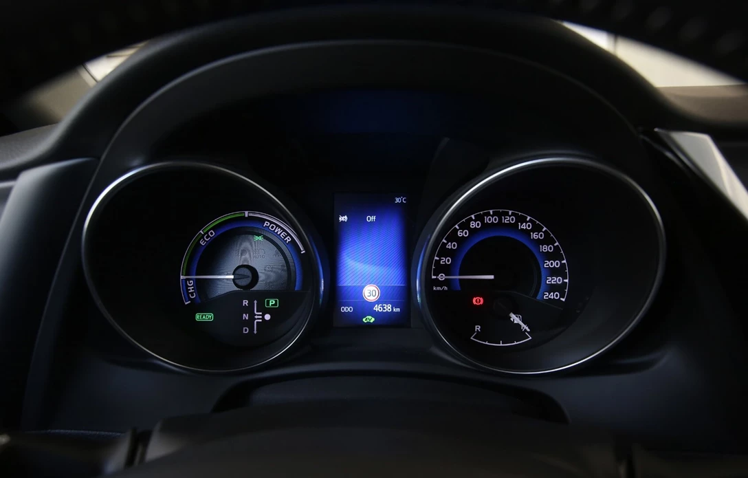 1628917-05-טויוטה אוריס מתיחת פנים אילן קליין (7).jpg