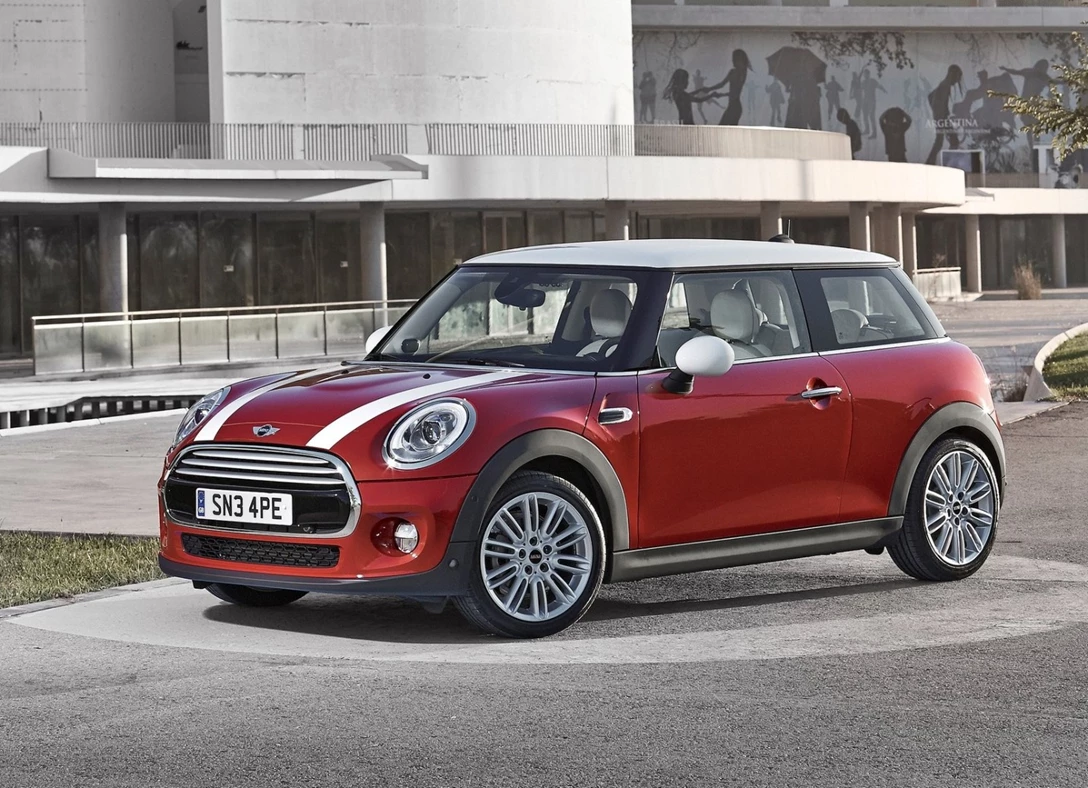 1659215-Mini-Cooper-2015-01.jpg