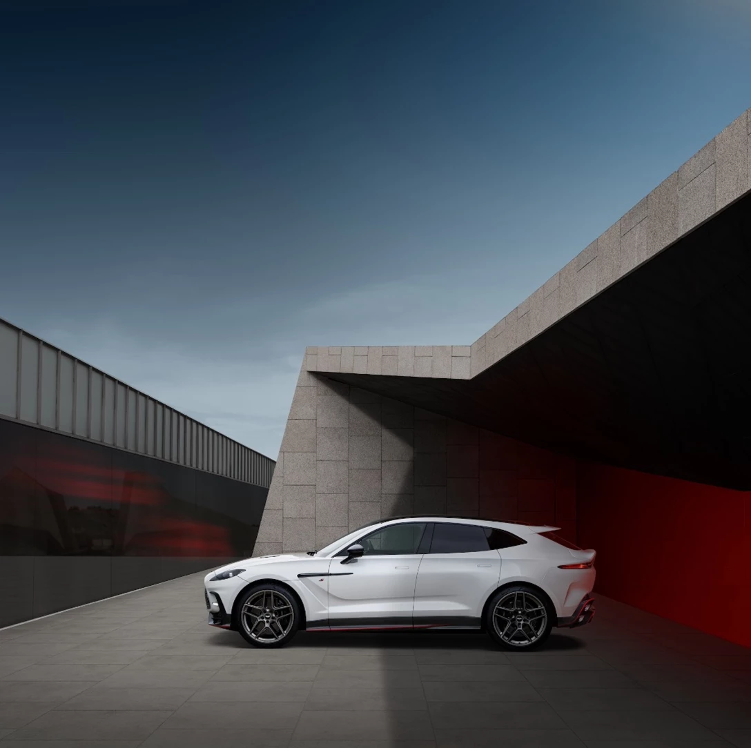 1708603-Aston Martin DBX S_5.jpg