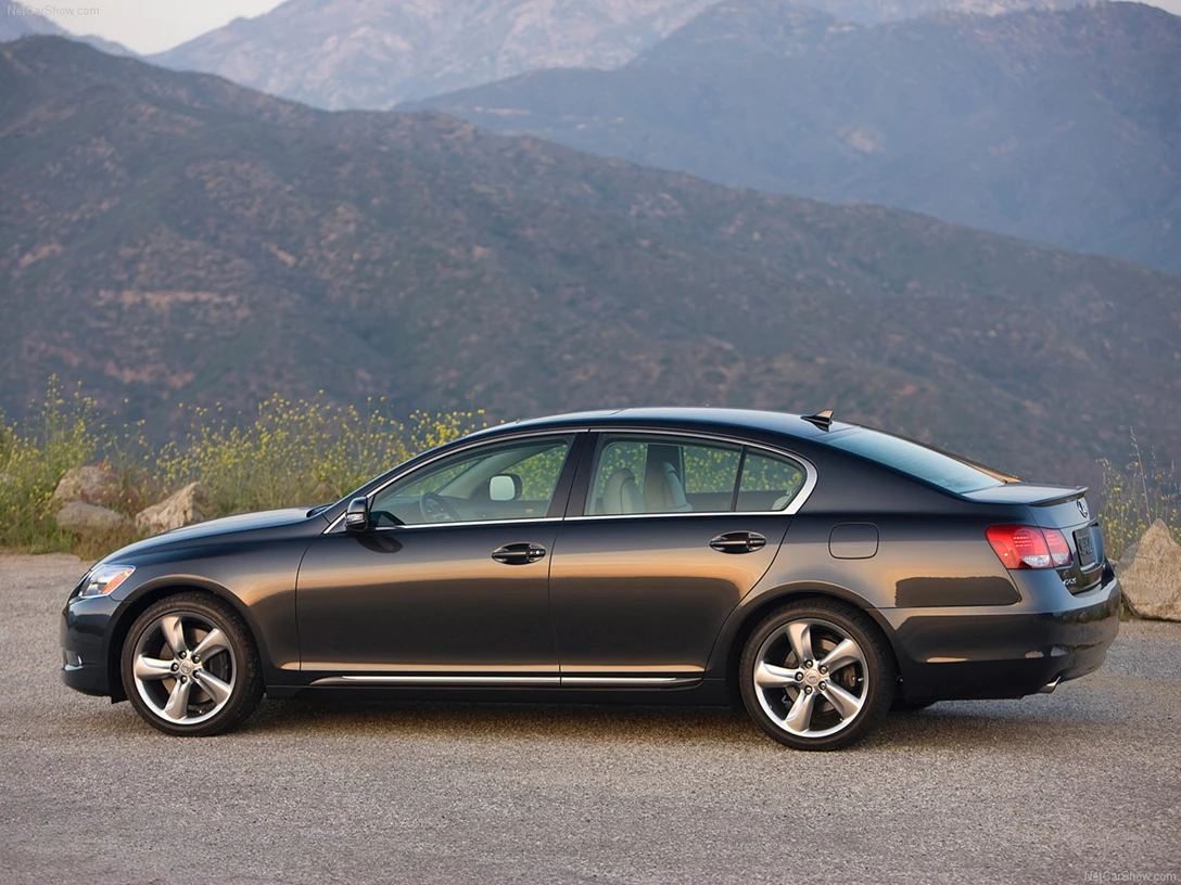 1590779-Lexus-GS 3.jpg