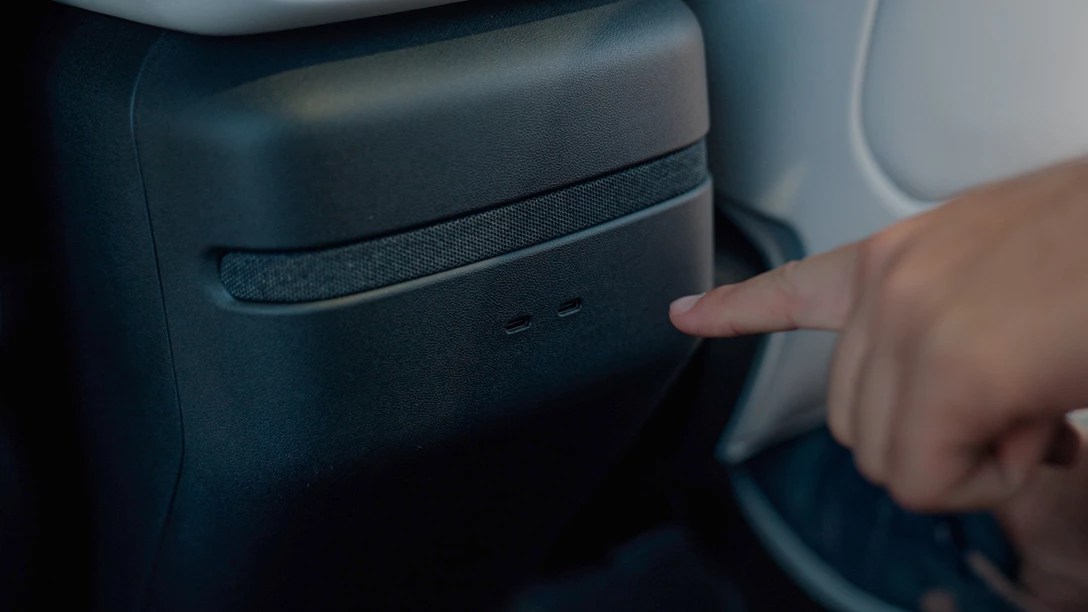 1701429-Xpeng G6 2024.00_37_24_18.Still071.jpg