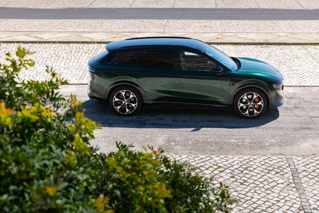 1708013-Zeekr_7X_Forest Green_008.jpg