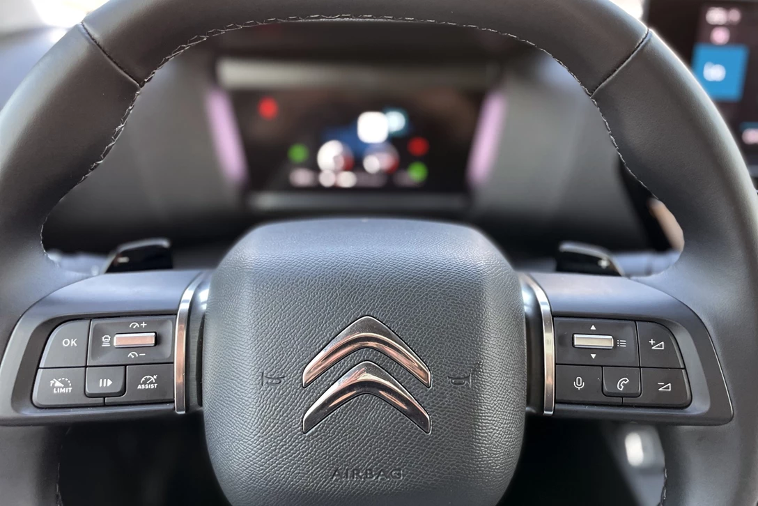 1651701-13-C4 - 27.jpg