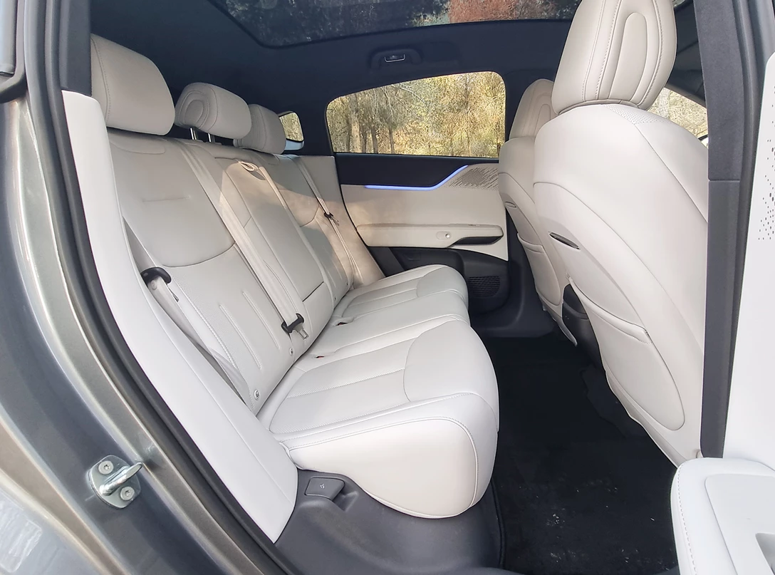 xpeng g6 fl (10)-min.jpg