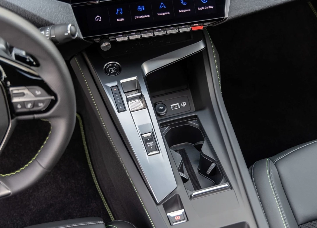 1683942-Peugeot-408-2023-11.jpg