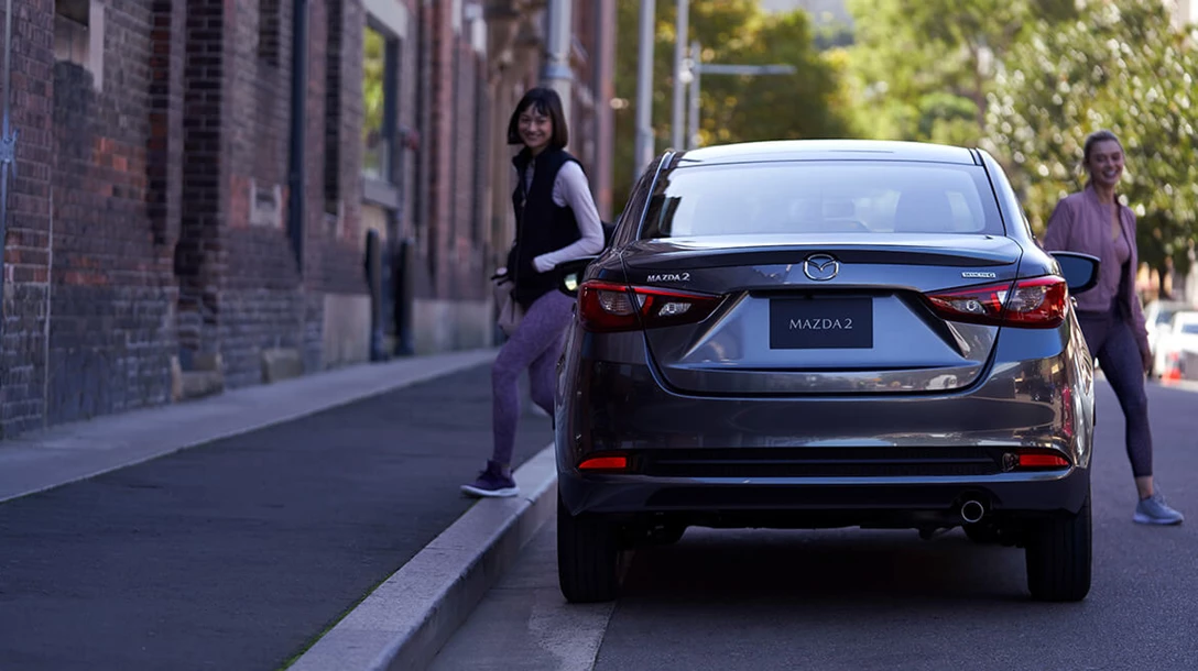 1625138-mazda2-sedan-galeria06.jpg