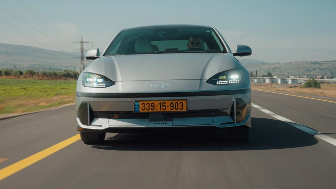 1682641-Hyundai IONIQ 6 2023.00_06_56_00.Still074 copy-min.jpg