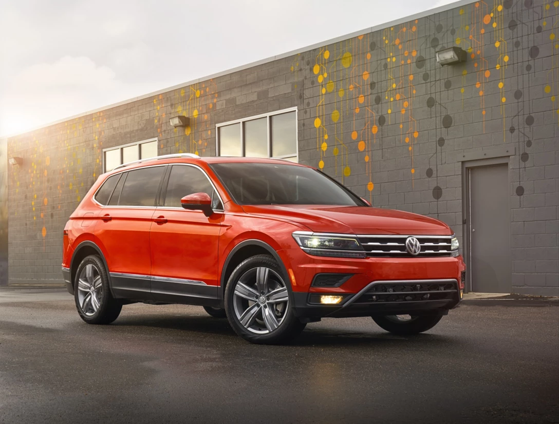 1591159-2018_tiguan_-_sel_premium_7283.jpg