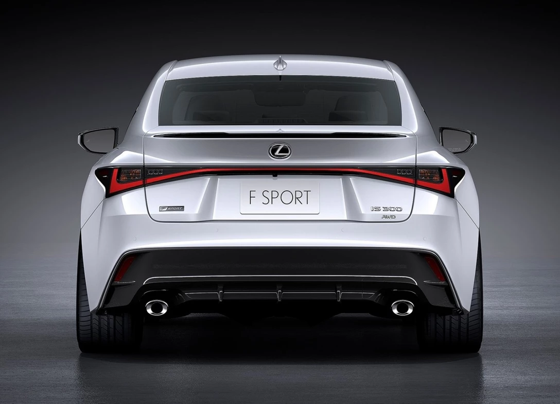 1639402-Lexus-IS-2021-03.jpg