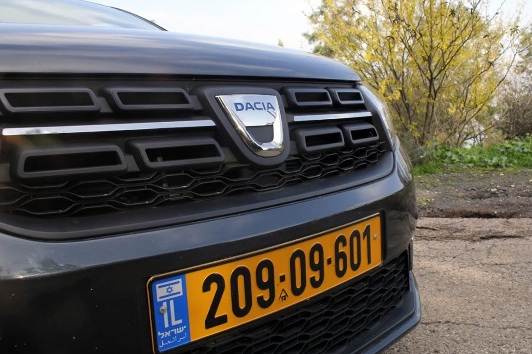 1616021-דאציה סנדרו - מבחן דרכים (0.96 ל טורבו רובוטי) (5).jpg