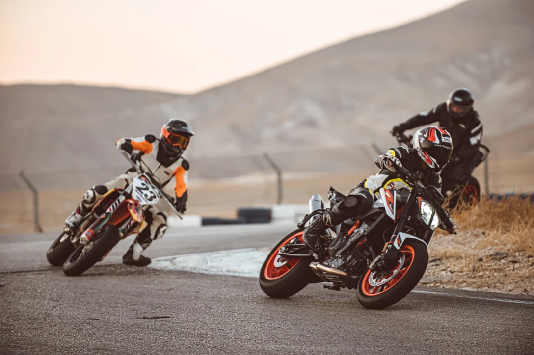 1634700-by benny doutsh (529).jpg