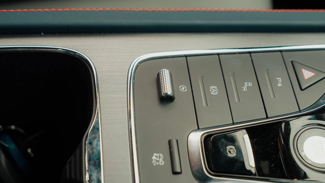 1672506-BYD ATTO 3.01_10_50_15.Still099 copy.jpg