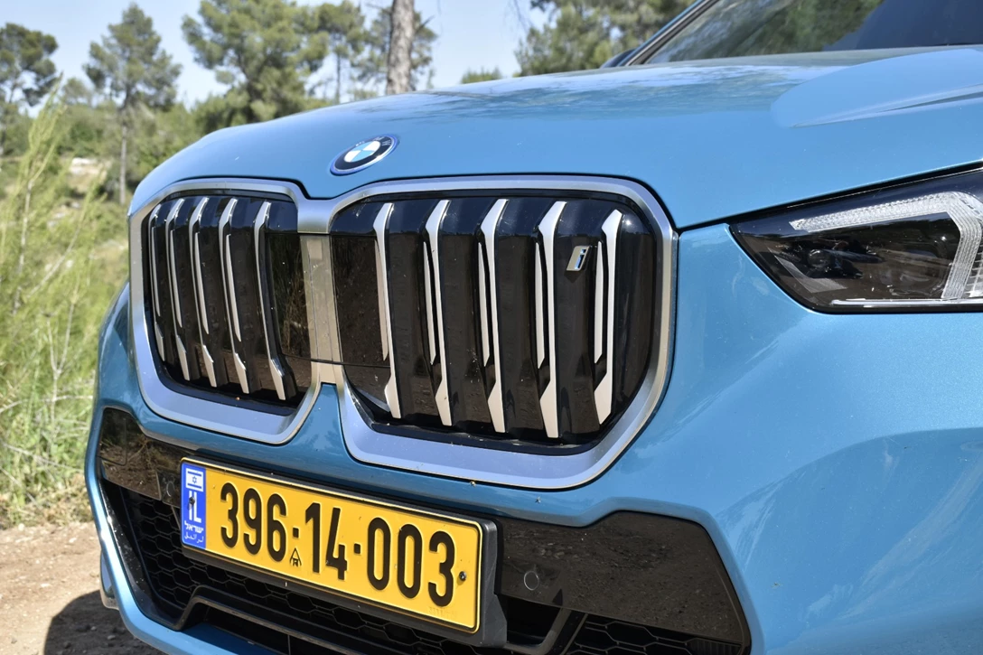 BMW IX1 גריל