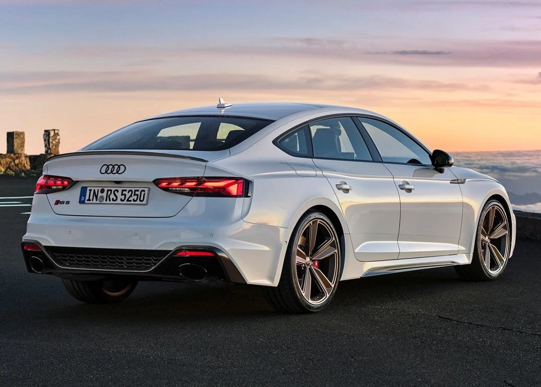 1637490-Audi-RS5_Sportback-2020-09.jpg