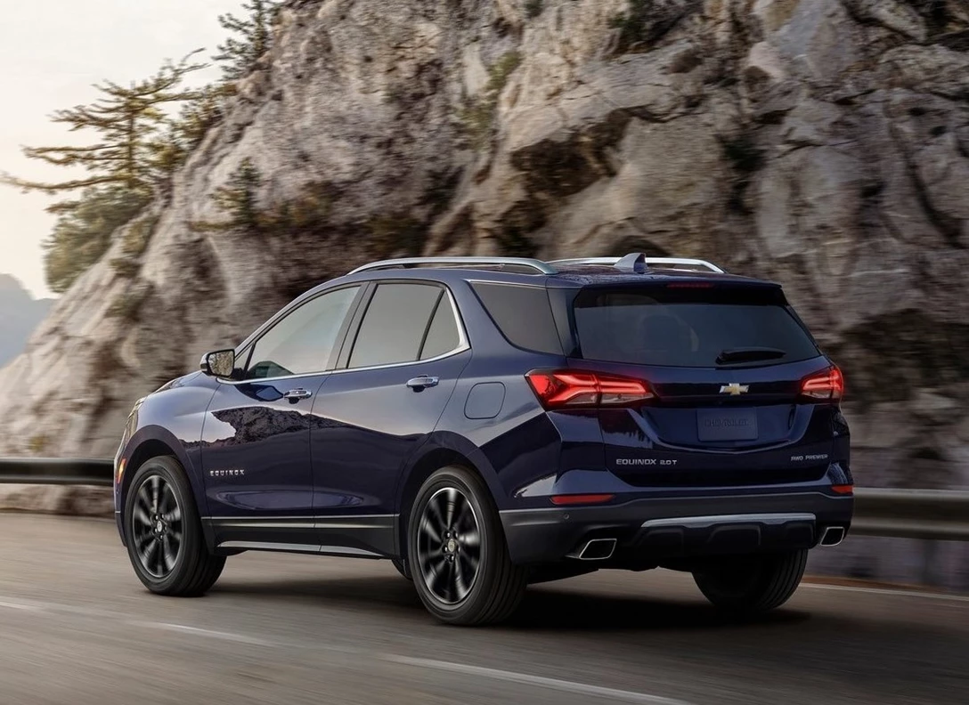 1675526-Chevrolet-Equinox-2023-03.jpg